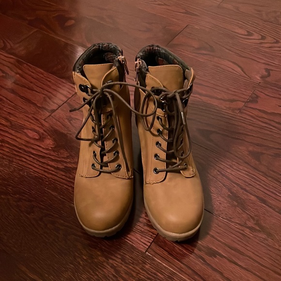 Brown leather boot heals from Call it Spring - Picture 2 of 4